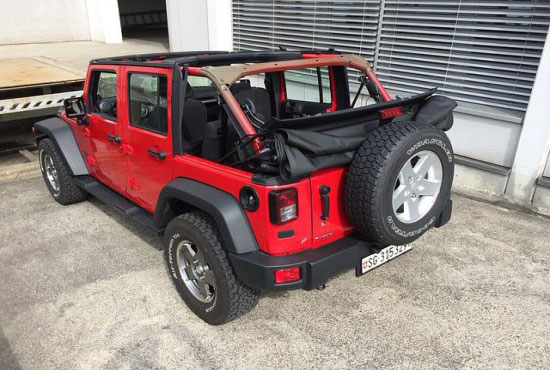 Changing a Jeep Hard Top To a Soft Top