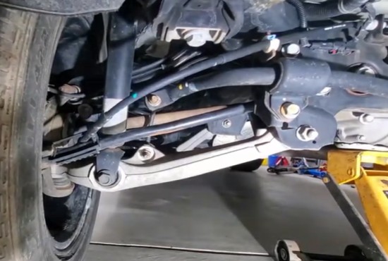 Jeep Grand Cherokee Suspension Problems Checking